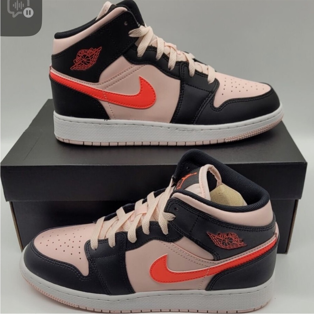 Jordan 1 Mid 'Black Crimson Pink' (GS) 554725-604v Sz 5.5Y
Women Sz 7